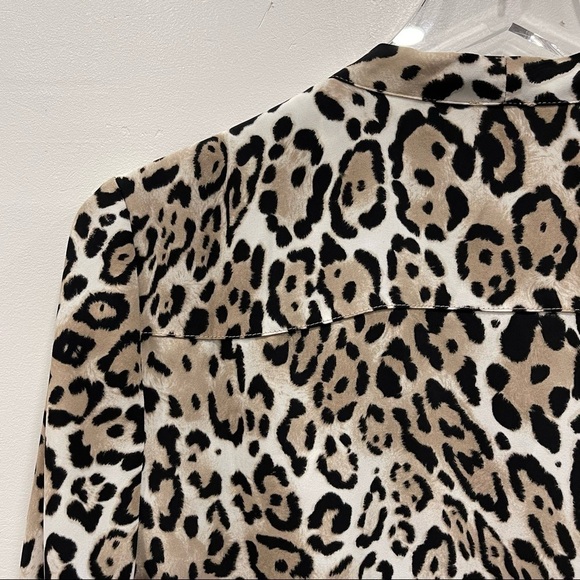 Chico’s Playful Animal Bow Blouse Pattern Woven Top Long Sleeve - Picture 8 of 13